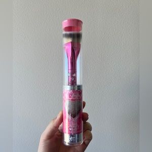 It Cosmetics Love is the Foundation Brush
